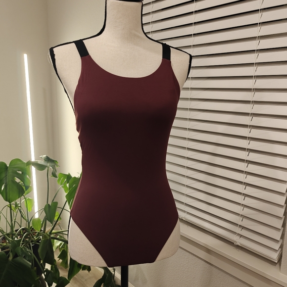 New Athleta Palm One Piece Swimsuit Burgundy- SZ Small - Picture 4 of 6